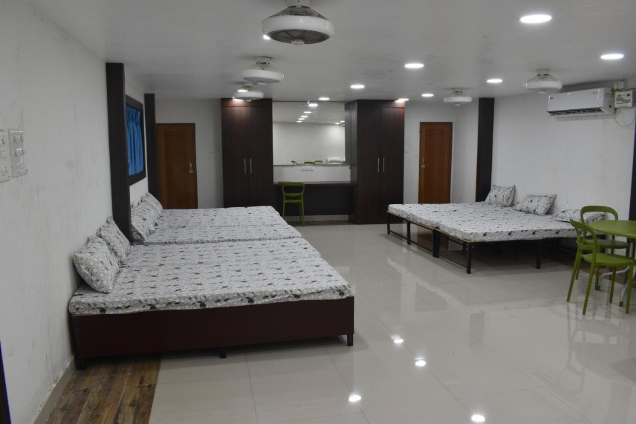 Midwaay Resort Patratu Екстер'єр фото